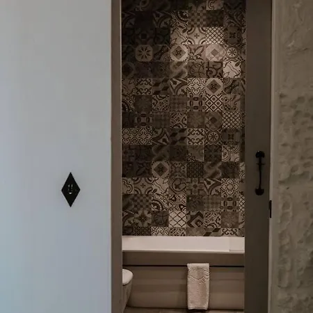 Blissful 4-bedroom With Pool