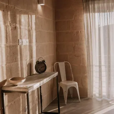 Blissful 4-bedroom With Pool * Għasri