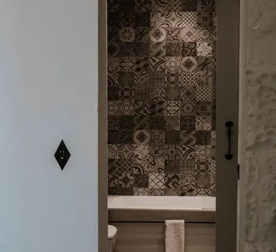 Blissful 4-bedroom With Pool